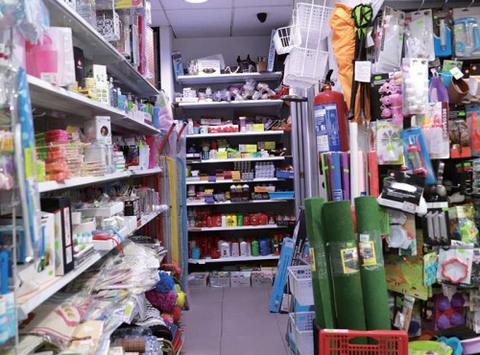 “顏值”消費正當時 西班牙華人百元店謀求轉型